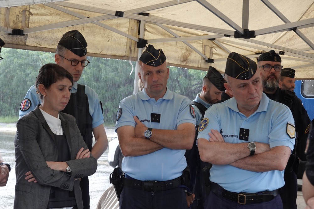 Deux Hauts Grad S En Visite La Voix Du Caillou